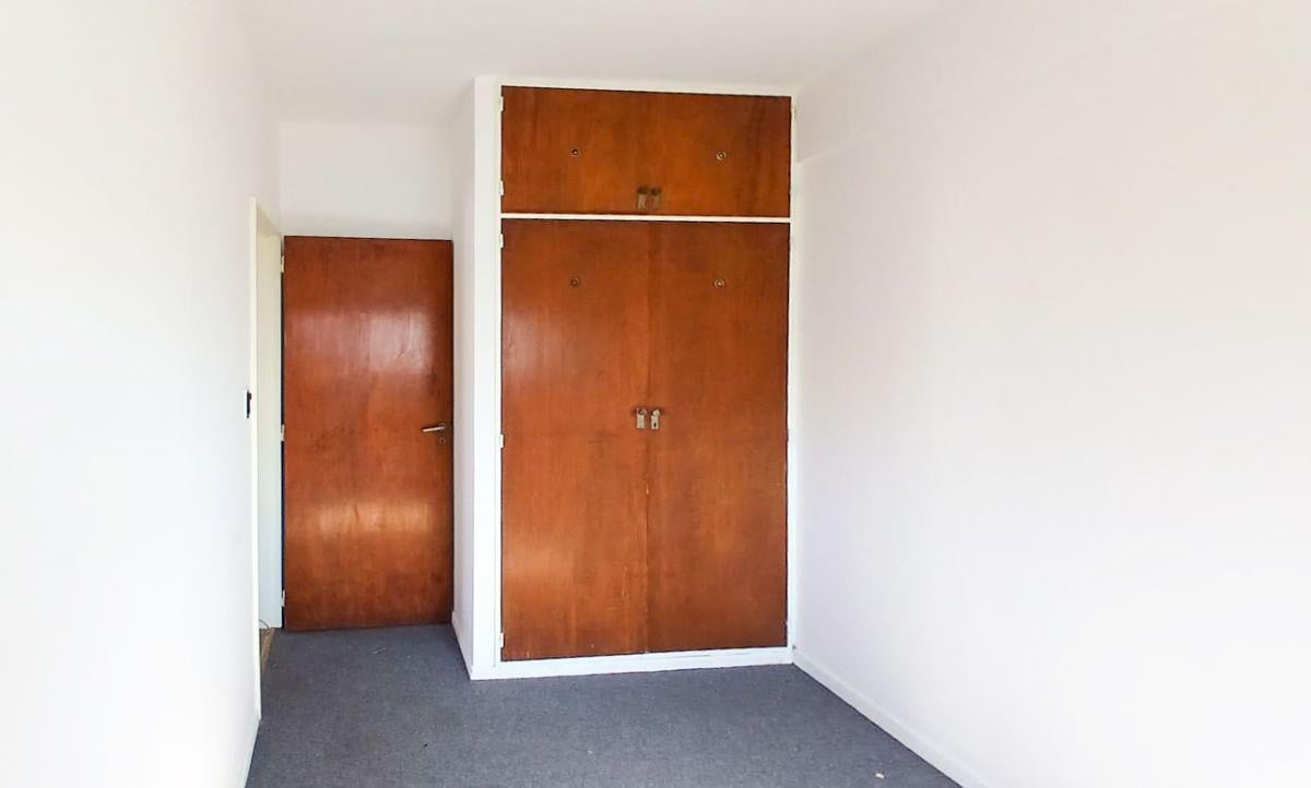 Foto de VENTA - DEPARTAMENTO DE 3 AMBIENTES C/ BALCON TODO AL FRENTE - COCHERA, imagen 5