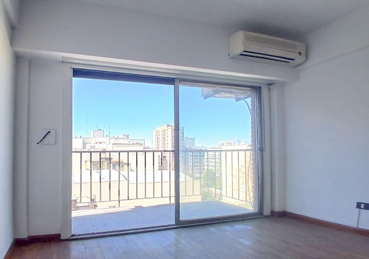 Foto de VENTA - DEPARTAMENTO DE 3 AMBIENTES C/ BALCON TODO AL FRENTE - COCHERA, imagen 1