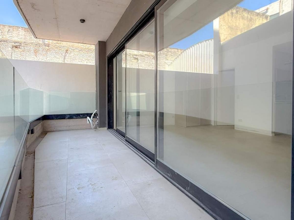 Foto de VENTA 2 ambientes a estrenar. Balcón Aterrazado con Parrilla, imagen 2