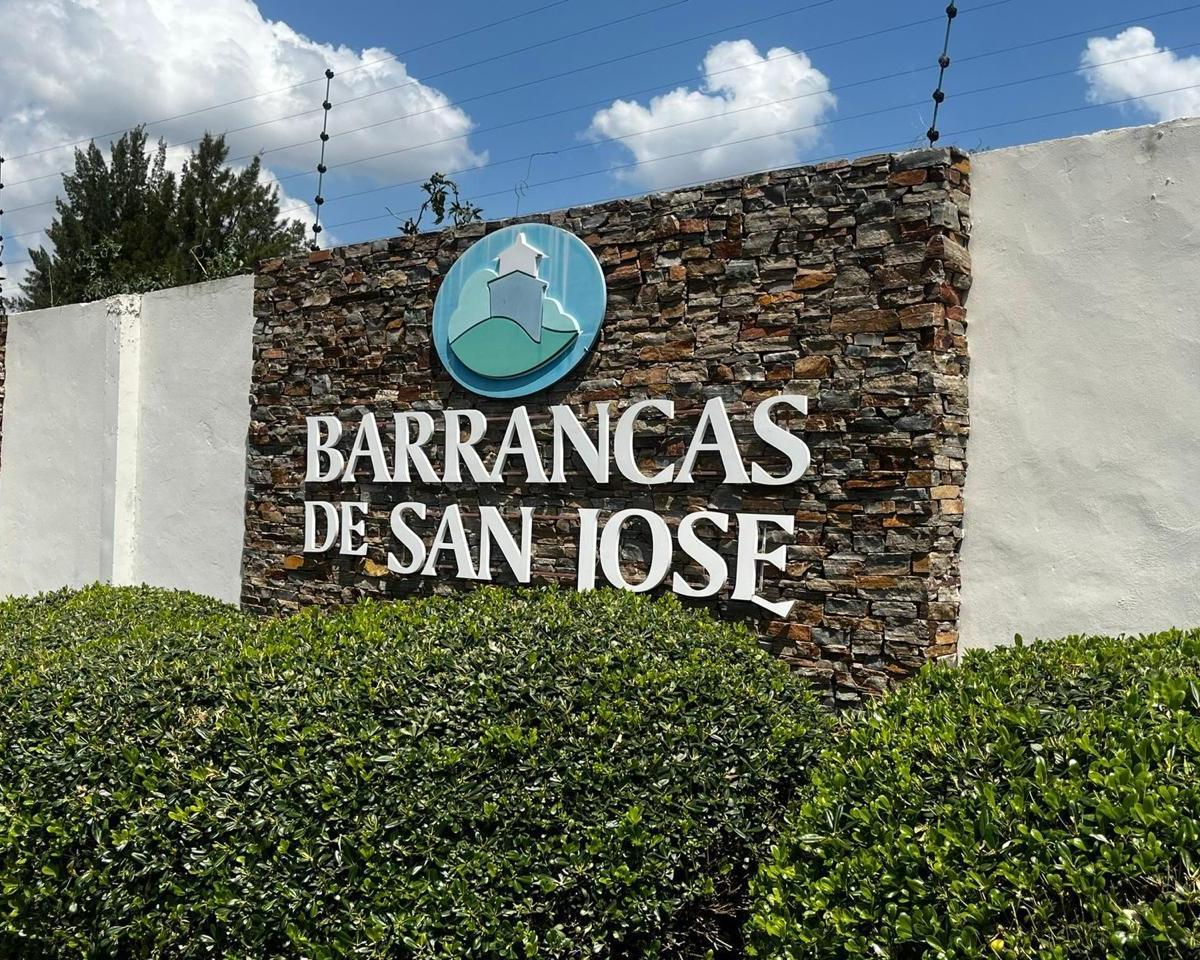 Lote en Barrancas de San Jose 5