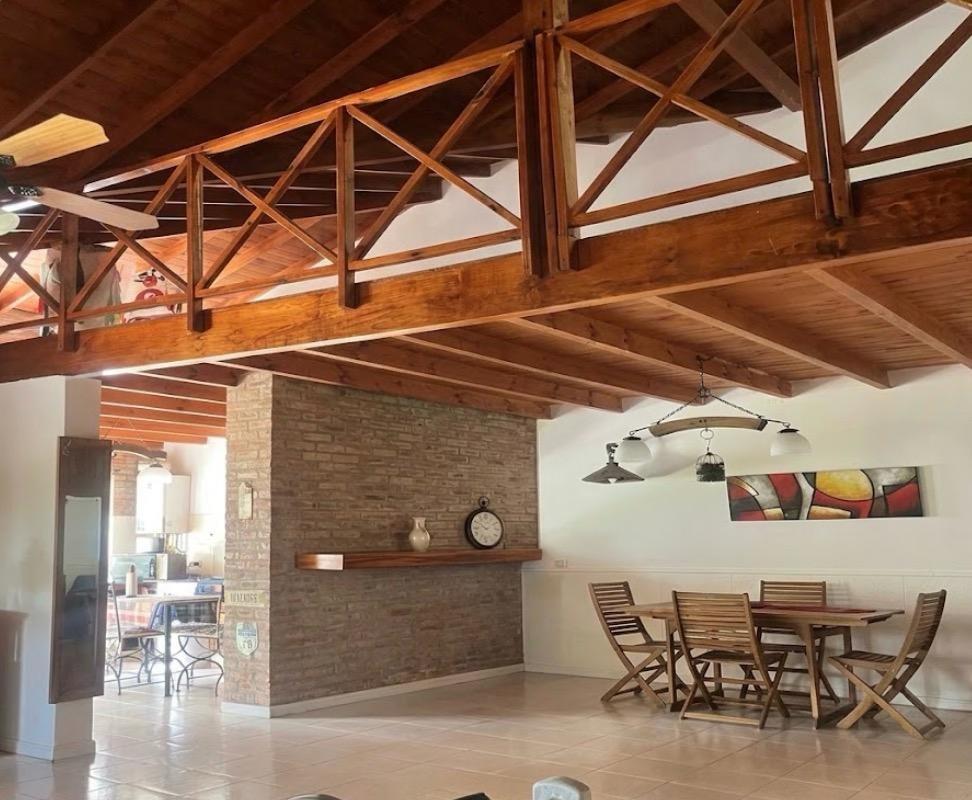 Foto de Casa ladrillo a la vista de una planta, imagen 1