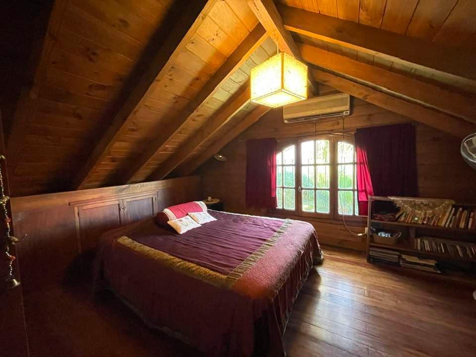 Casa en Venta 5 Dorm. Jardin y Pileta en La Horqueta 4