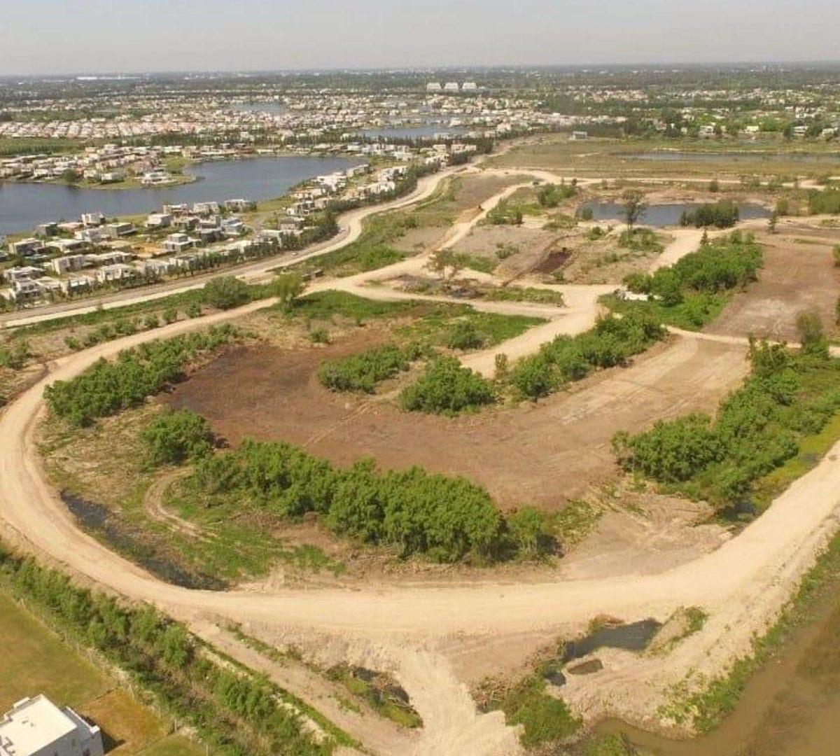 Foto de Terreno / Lote en venta al rio 707m2 ubicado en Barrio Bahia VillaNueva, imagen 3