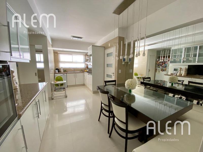 Departamento de 3 Dorm. en Venta en Flores 3