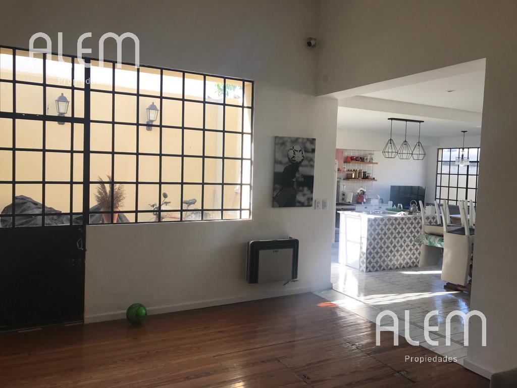 Casa de 4 Dorm. en Venta en Lomas de Zamora 5