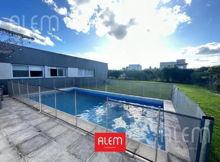 Casa en venta en Barrio Privado Don Joaquin Canning