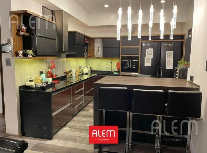 Casa de 4 dormitorios en venta en Temperley | Barrio Ingles 1