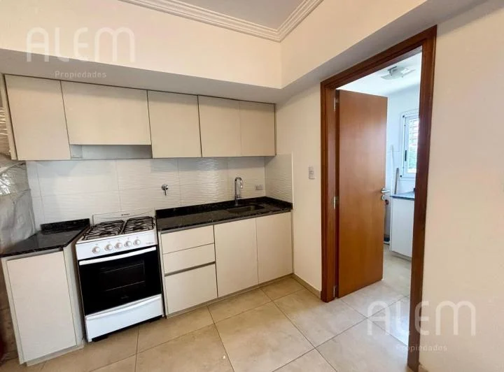 Departamento en VENTA O ALQUILER en Monte Grande con balcon y  cochera. 3