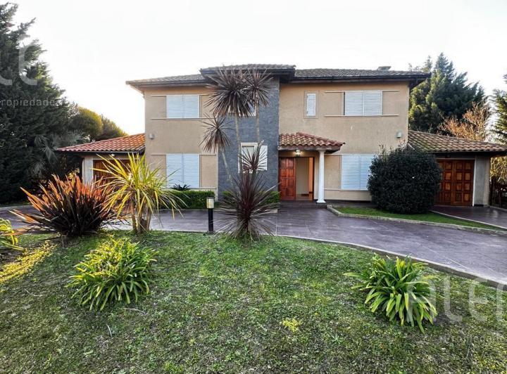 Casa de 4 ambientes en alquiler  Canning Barrio Privado Malibu. 2