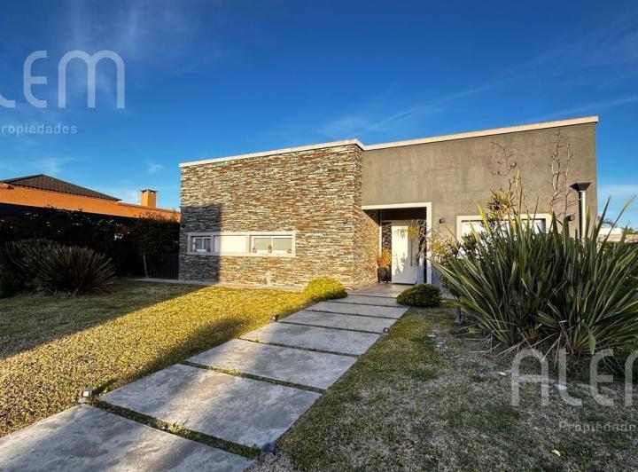 Casa 3 ambientes en alquiler anual Canning Los Talas. 2