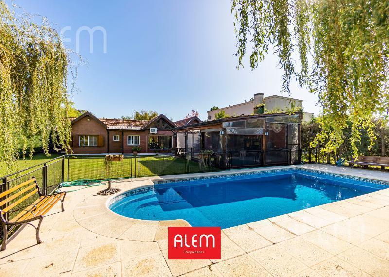 Casa de 4 dormitorios en venta en Echeverría del Lago, Canning
