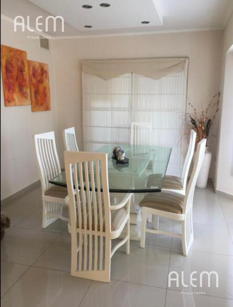 Casa en VENTA de 4 DORMITORIOS en Canning | Echeverria del Lago