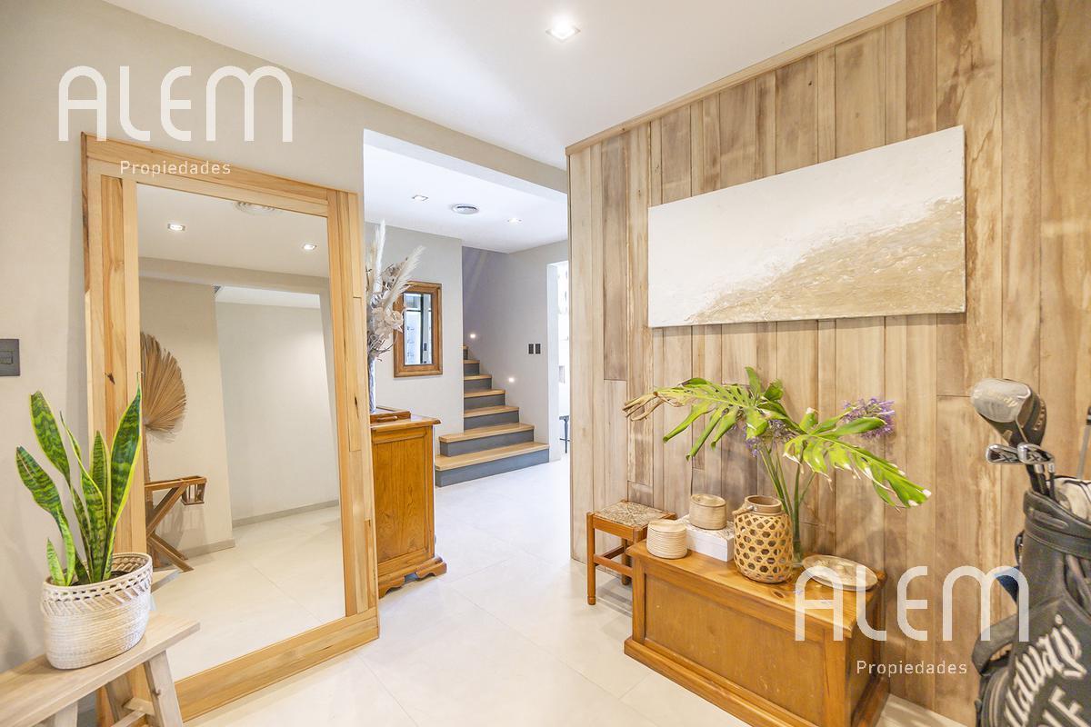 Casa en venta en Saint Thomas Canning