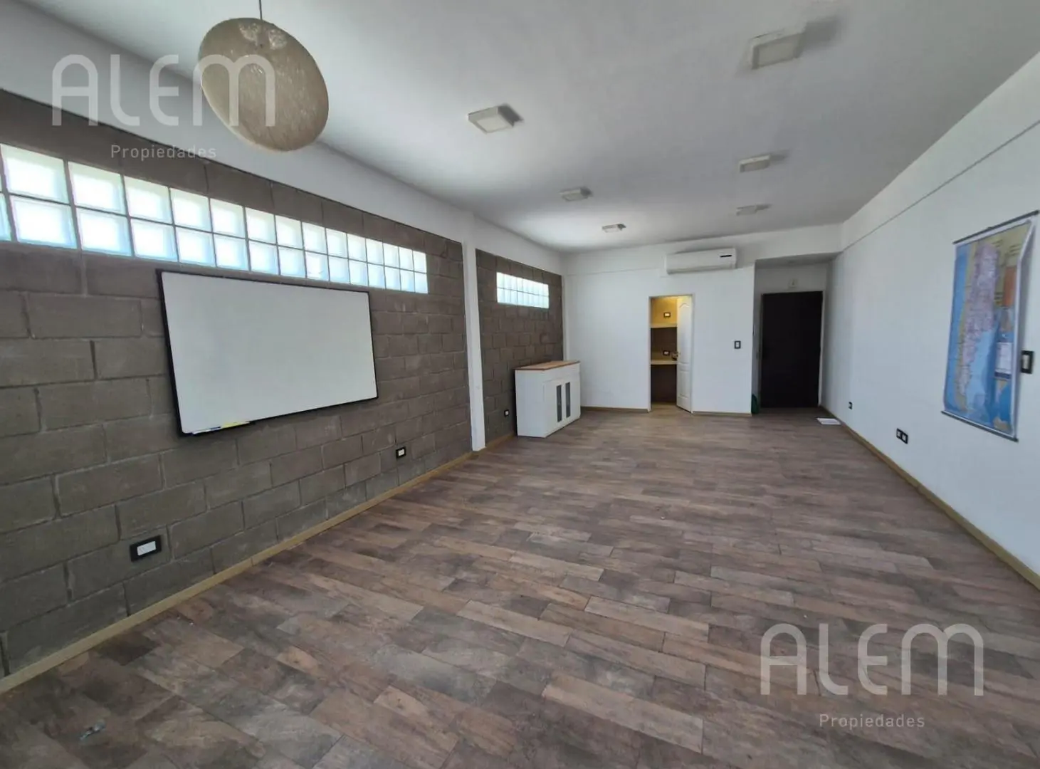 Oficina en venta en Canning 3