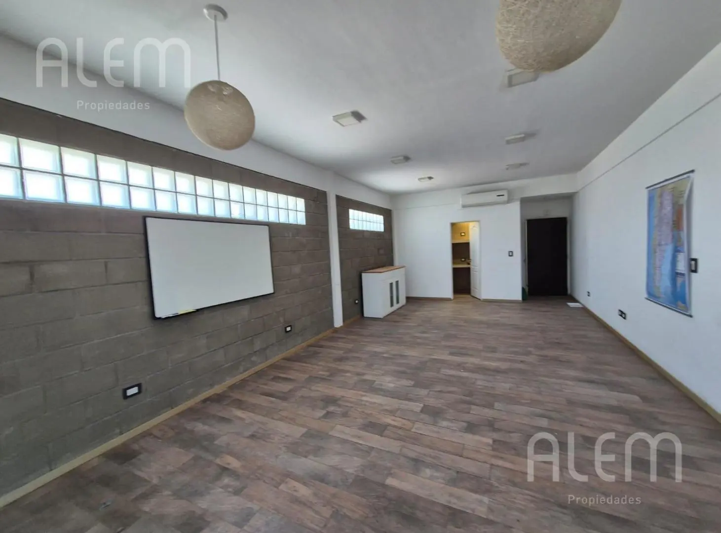 Oficina en venta en Canning 2