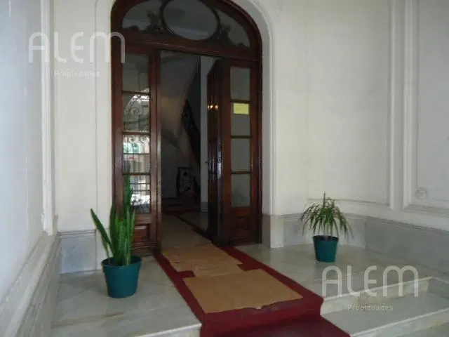 Departamento de 5 ambientes (Piso entero) en Venta en Monserrat 4