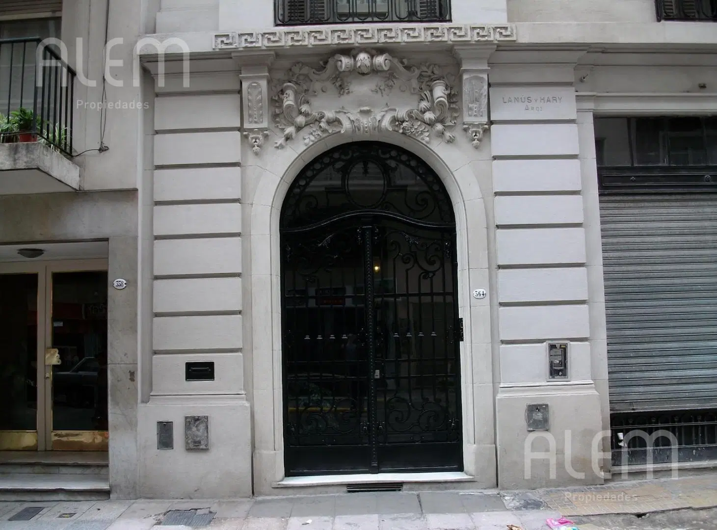 Departamento de 5 ambientes (Piso entero) en Venta en Monserrat 5