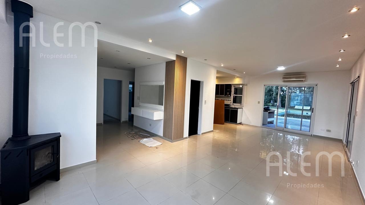 Casa de 4 ambientes en alquiler anual Canning Malibu