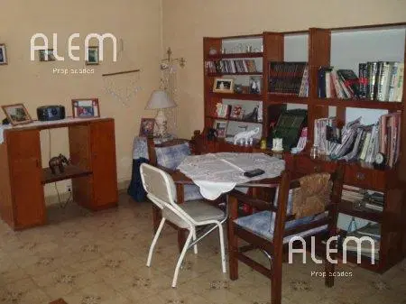Alem Propiedades | Casa en Temperley | 3 dorm 4