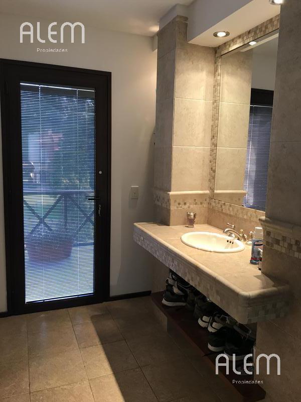 Foto de CASA A LA VENTA o ALQUILER en Saint Thomas SUR -6 Ambientes- Posible, imagen 5