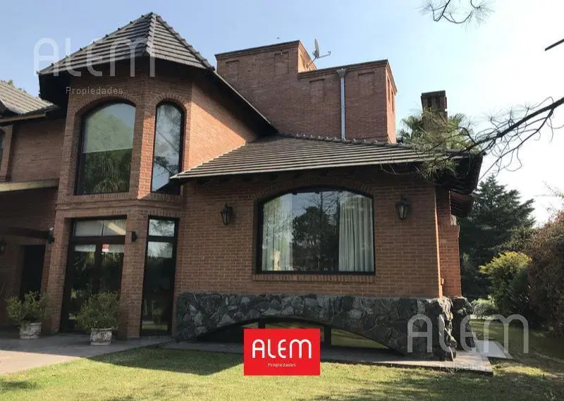 CASA A LA VENTA o ALQUILER en Saint Thomas SUR -6 Ambientes- Posible PERMUTA 8