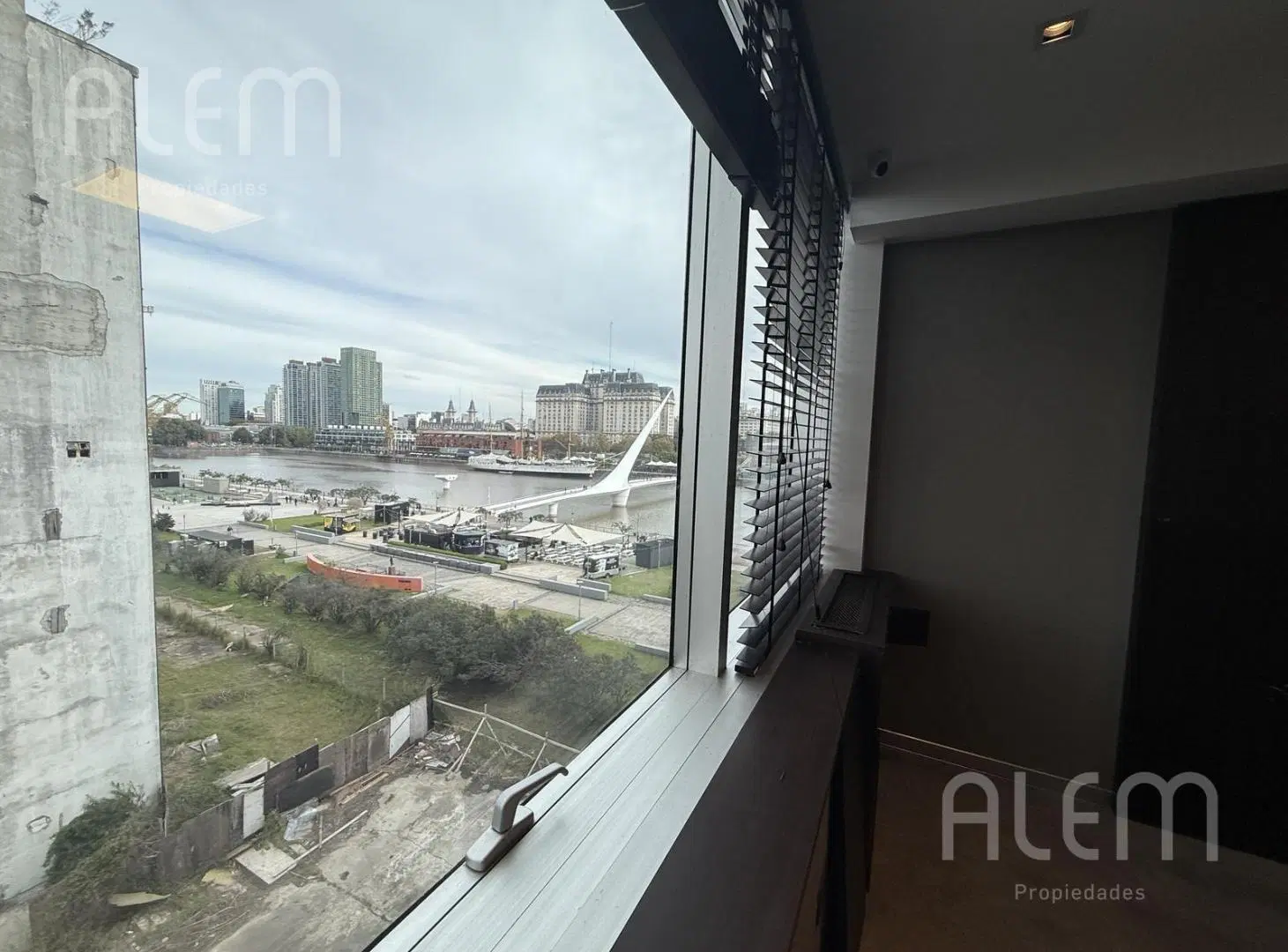 Venta de Oficina en Puerto Madero - Buenos Aires Plaza 4