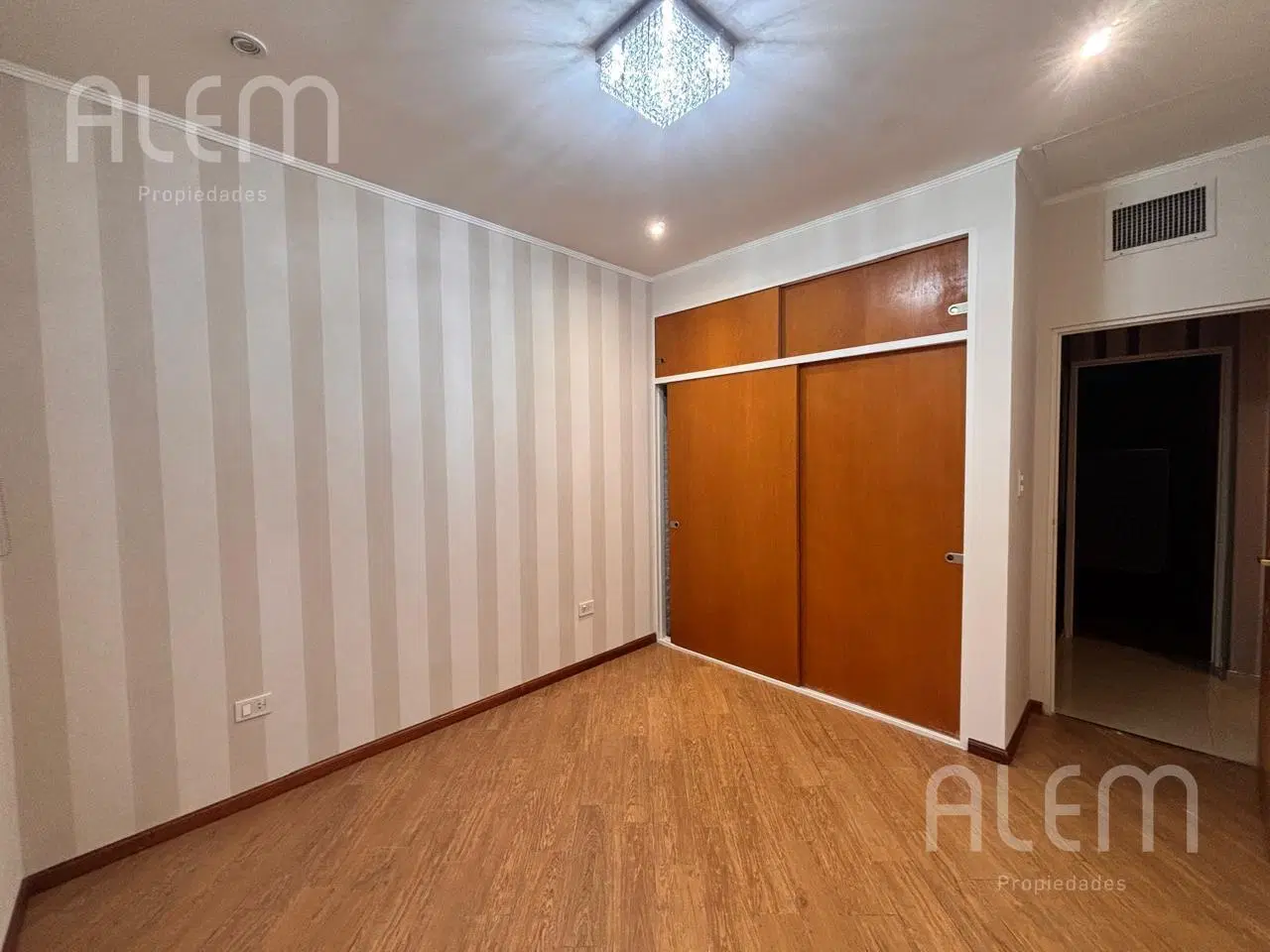 Casa en ALQUILER con GRAN QUINCHO y PISCINA AMOBLADA en Echeverria del Lago, Canning 5