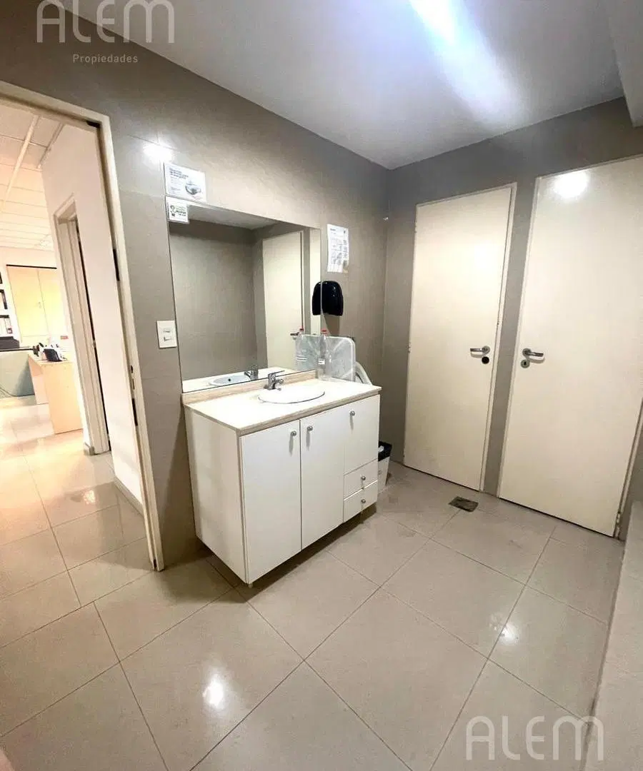 Venta| Galpón| Depósito con Oficinas| 330m2| San Isidro 3