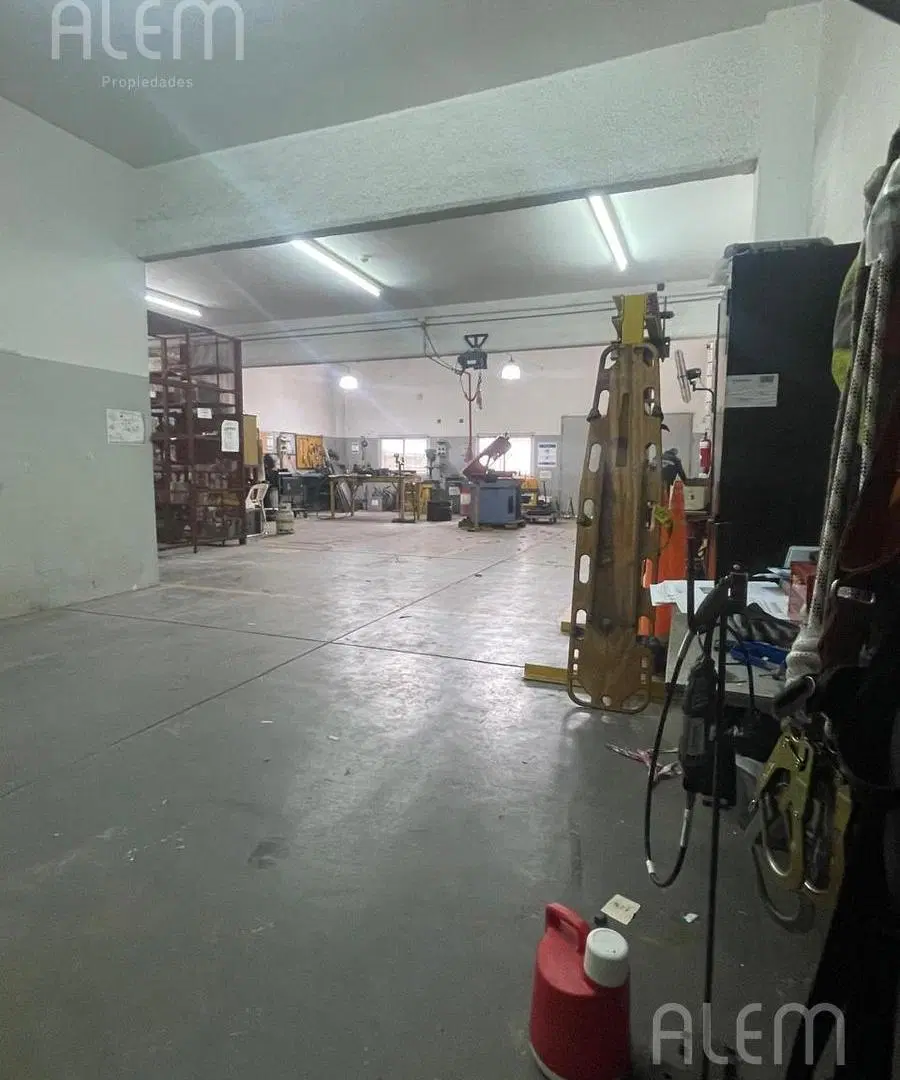 Venta| Galpón| Depósito con Oficinas| 330m2| San Isidro 5