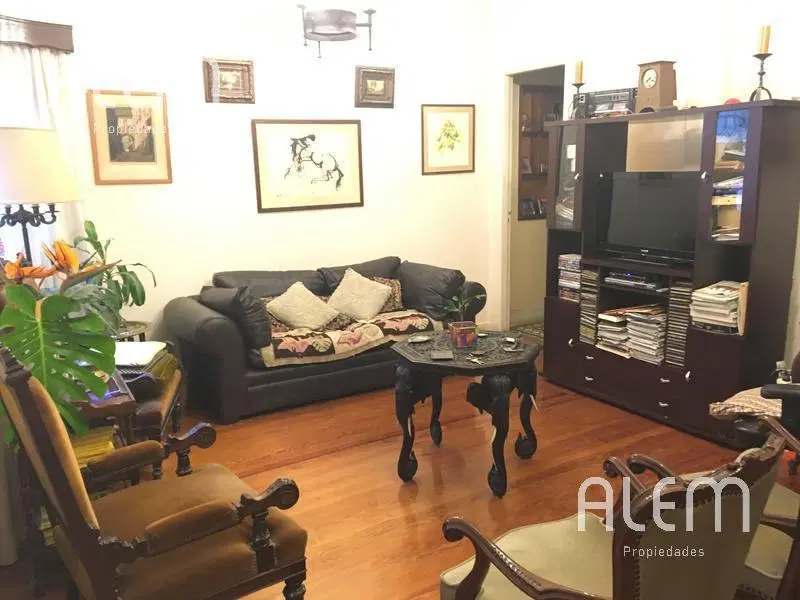 CASA EN EXCLENETE CUADRA CON GARITA DE SEGURIDAD 8