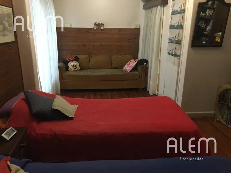 CASA EN EXCLENETE CUADRA CON GARITA DE SEGURIDAD 2