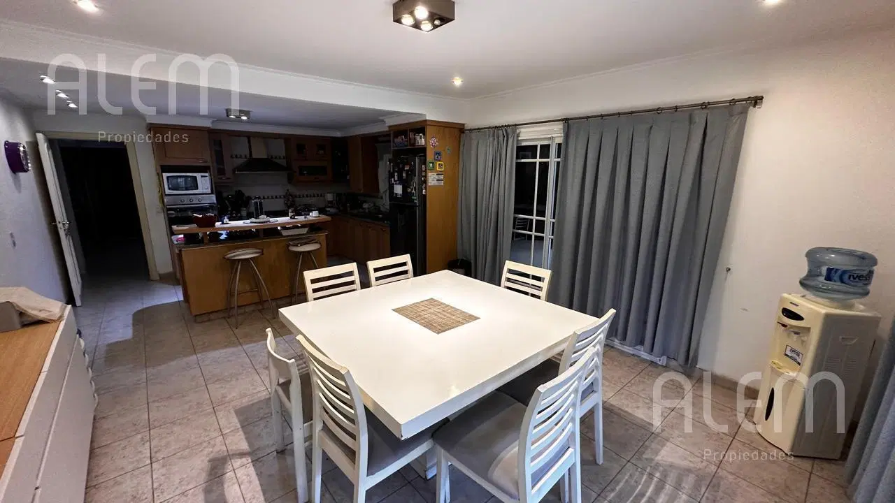 Casa en  venta 5 ambientes en Canning, Barrio Malibú 5