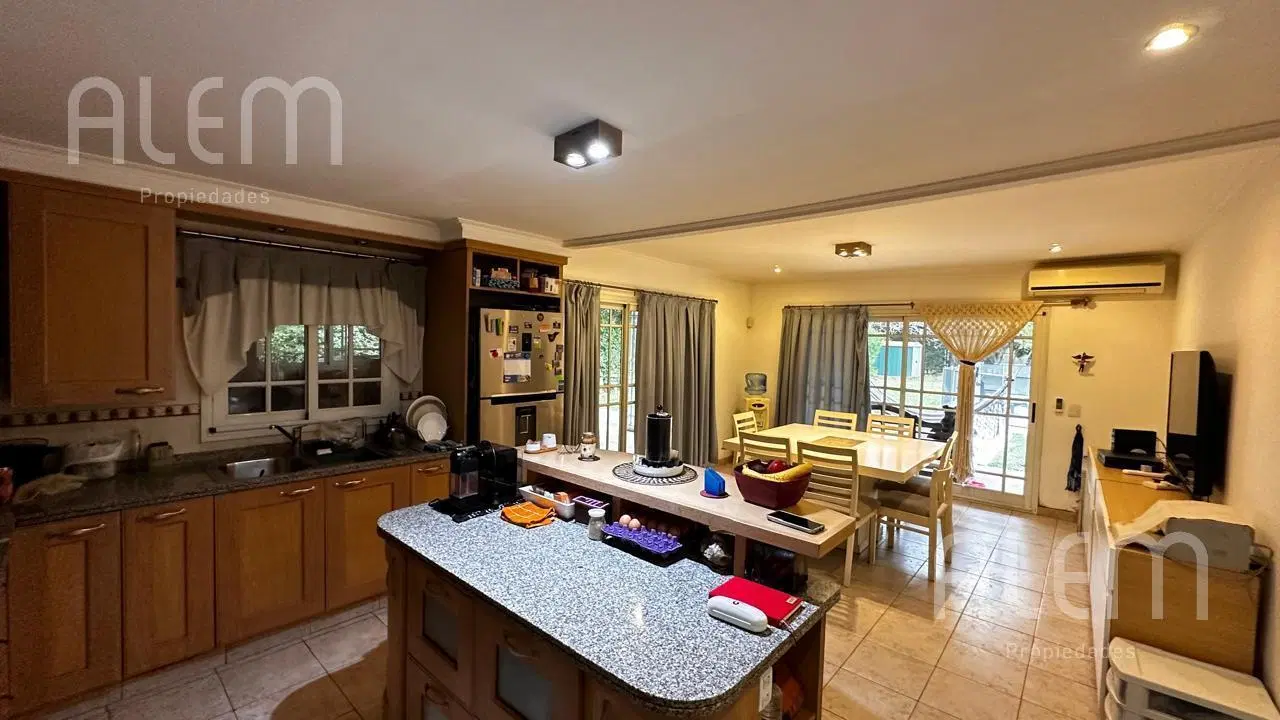 Casa en  venta 5 ambientes en Canning, Barrio Malibú 2