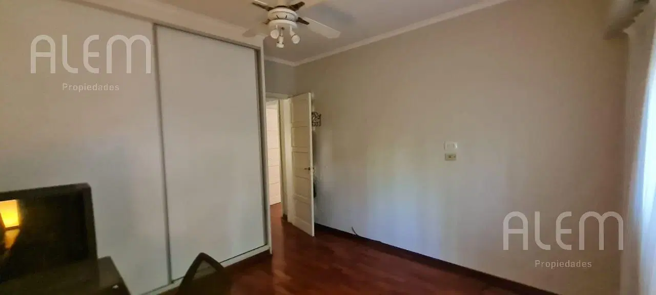 Casa en venta en Lomas de Zamora Oeste 4