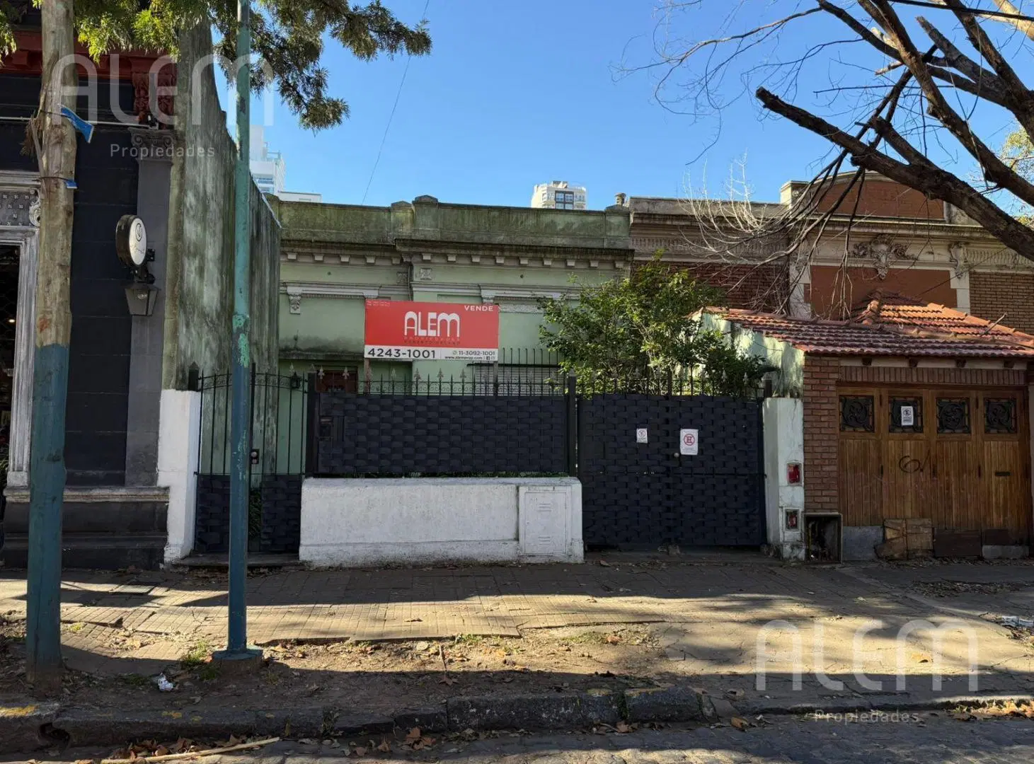 Casa a reciclar en venta en Lomas de Zamora Oeste 2