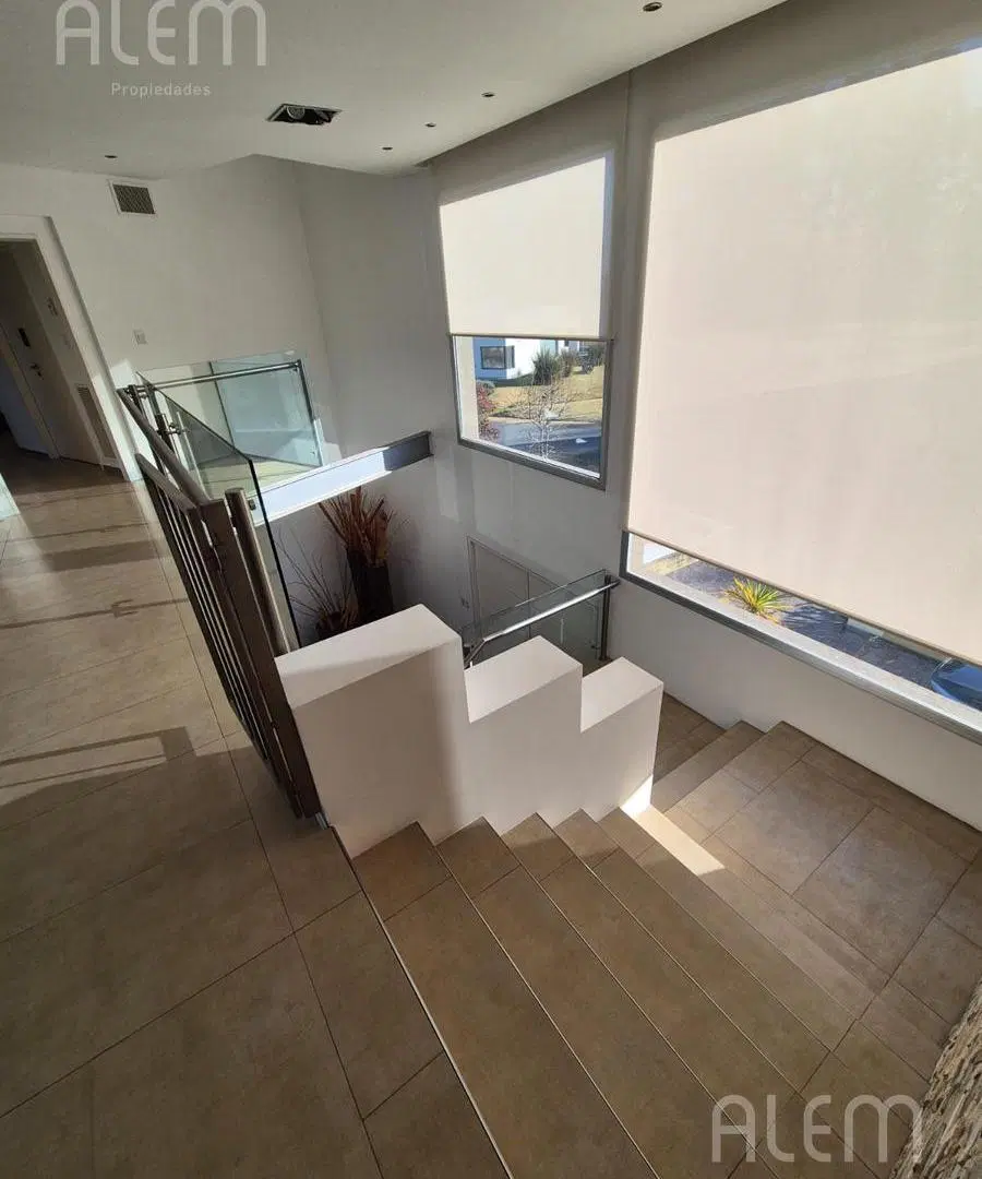 Importante Casa en VENTA en El Ombu | 4 dormitorios 3