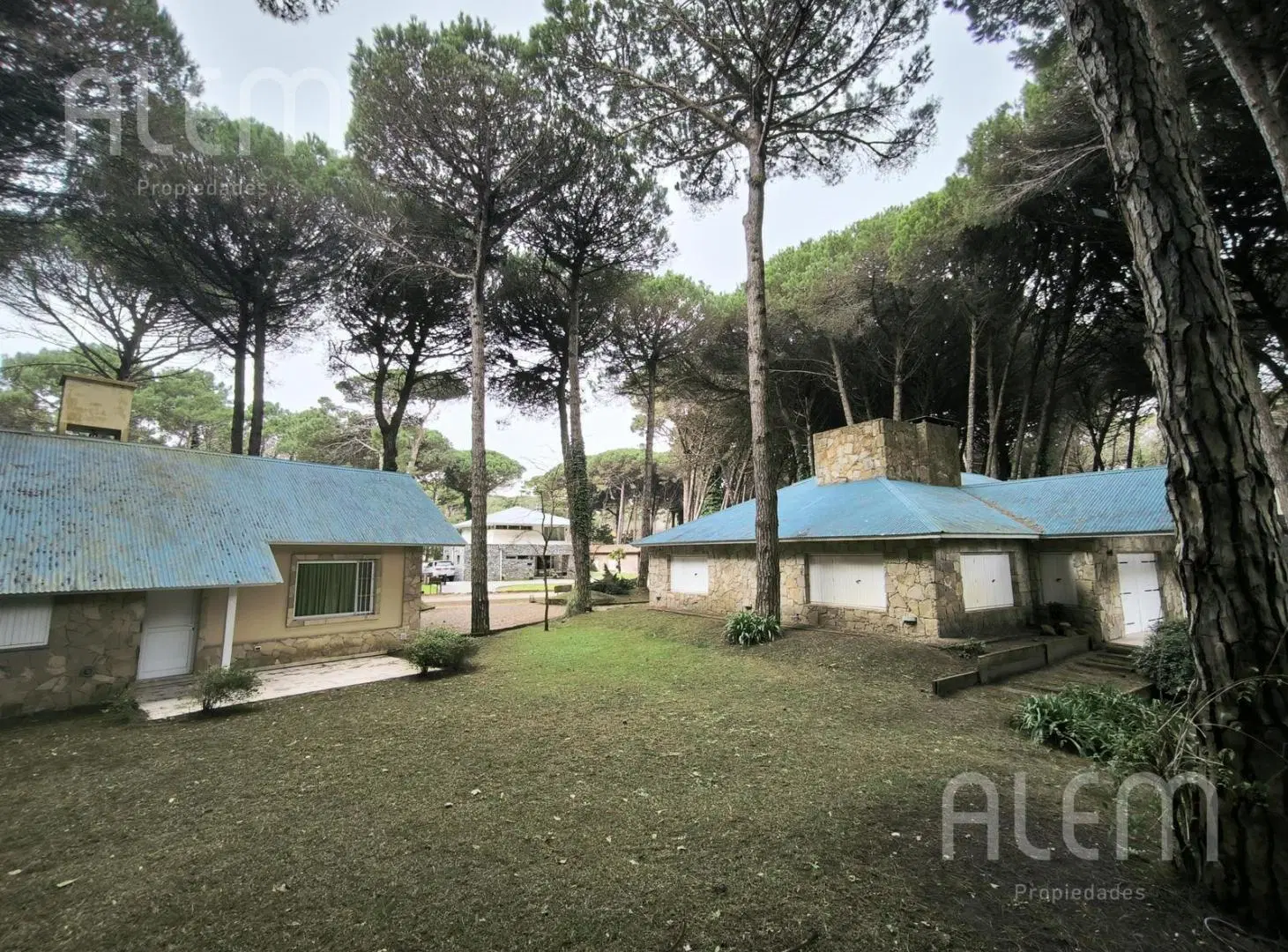 Casa en venta en Cariló, doble lote en la mejor ubicación 4