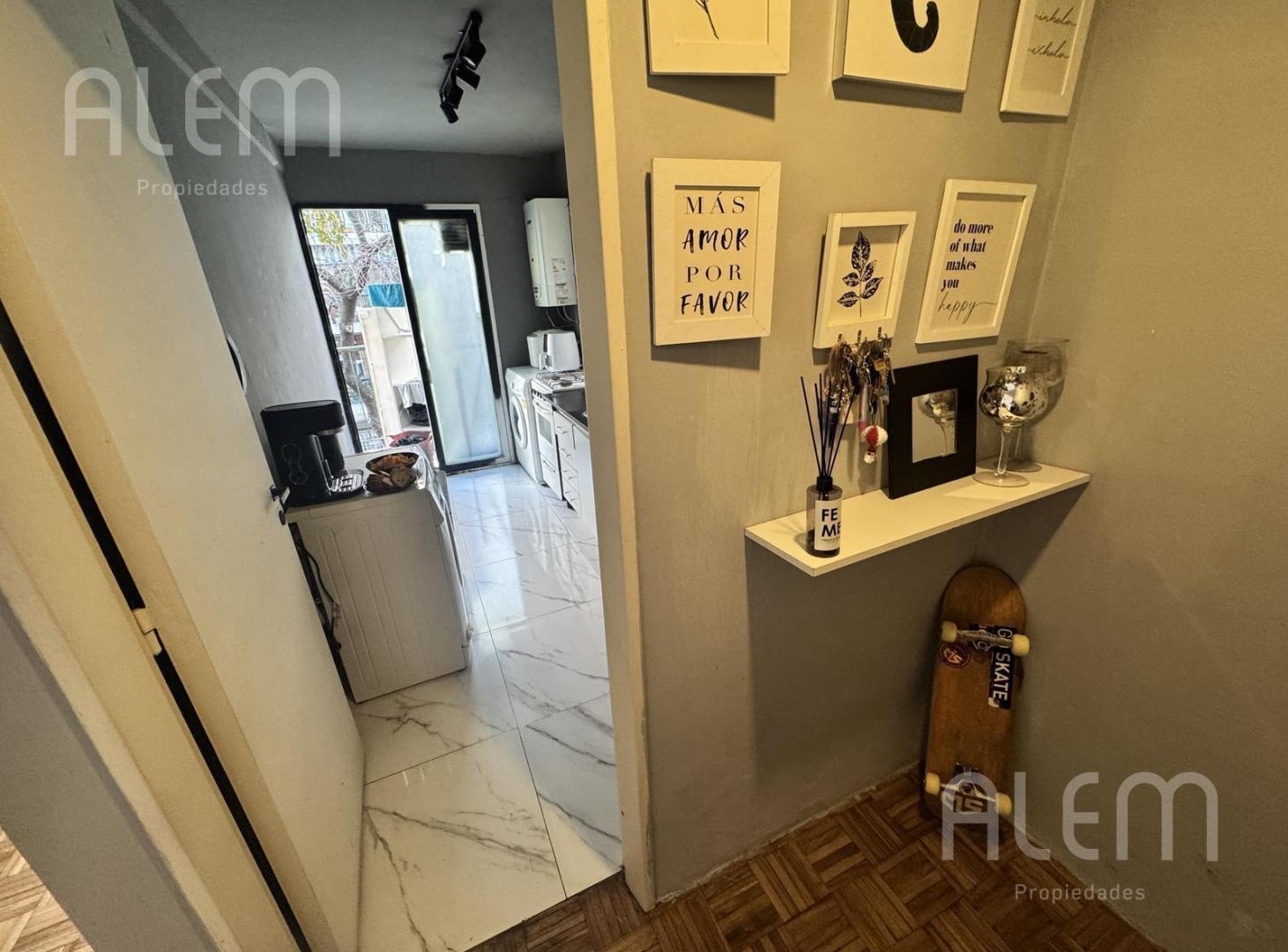 Foto de VENTA Departamento 2 ambientes al frente con balcón, Belgrano, imagen 2