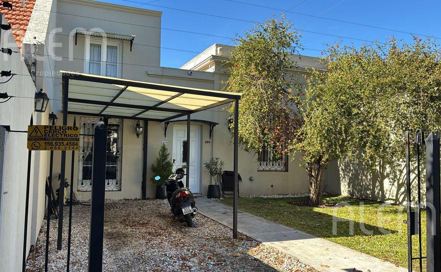 Foto de Casa de 4 dormitorios en venta en Lomas de Zamora, imagen 2