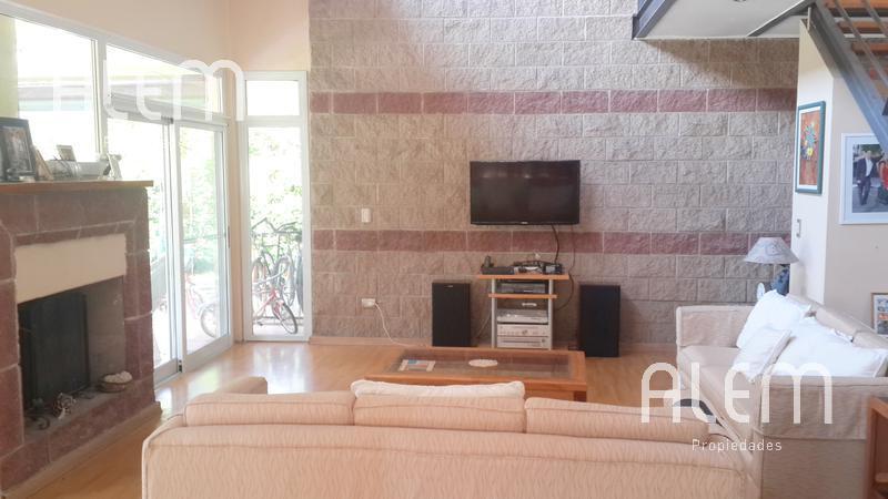 Foto de Casa en Venta en El Ombu, imagen 1