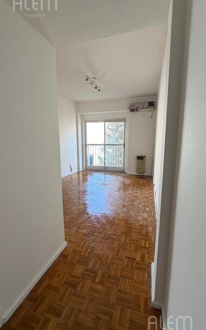 Foto de Venta Departamento Parque Rivadavia 3 ambientes con balcón muy luminoso, imagen 1