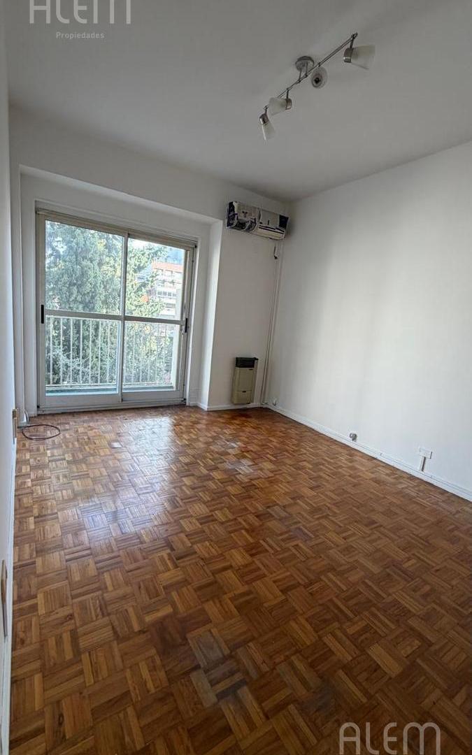 Foto de Venta Departamento Parque Rivadavia 3 ambientes con balcón muy luminoso, imagen 2