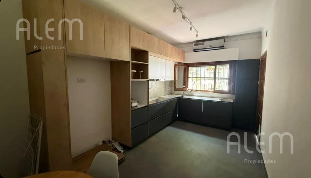 Foto de Casa de 3 ambientes en Venta en Lomas De Zamora, imagen 1