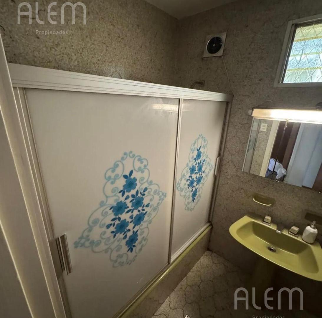 Foto de Casa de 3 ambientes en Venta en Lomas De Zamora, imagen 3