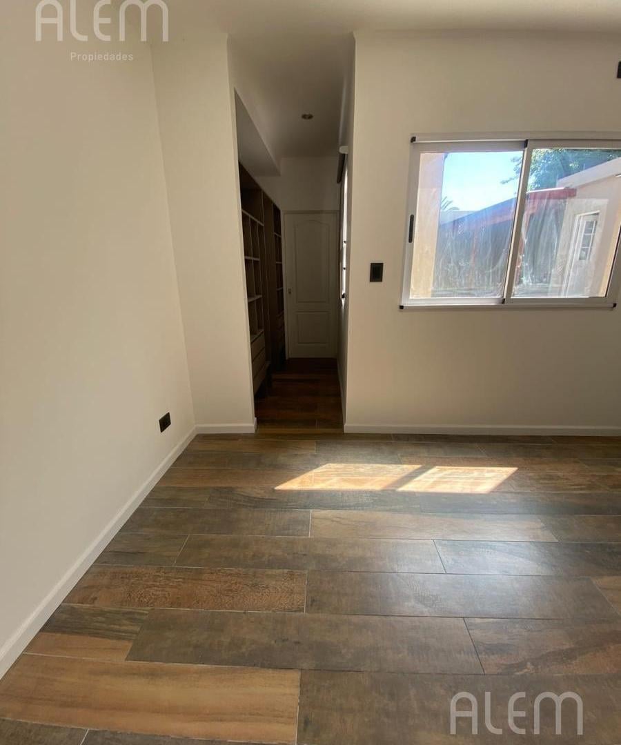 Foto de Casa de 4 ambientes en venta en Lomas De Zamora., imagen 1