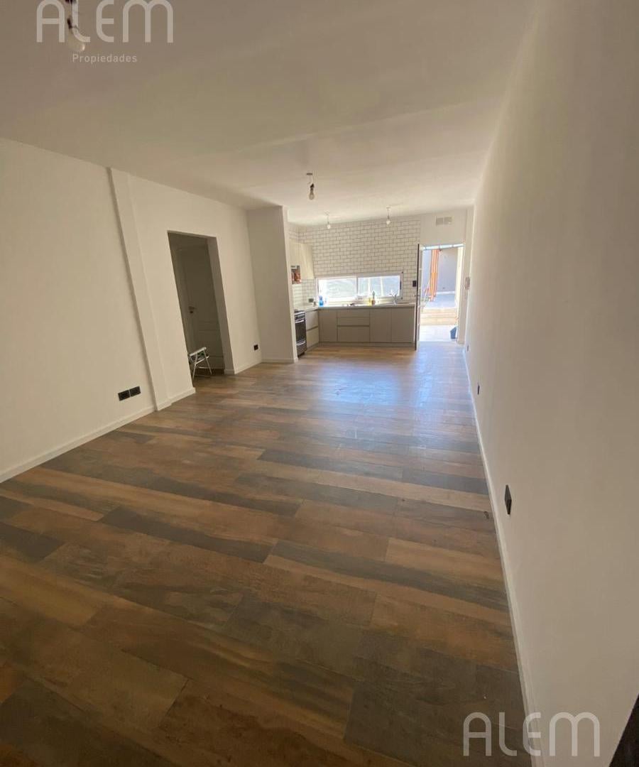 Foto de Casa de 4 ambientes en venta en Lomas De Zamora., imagen 2