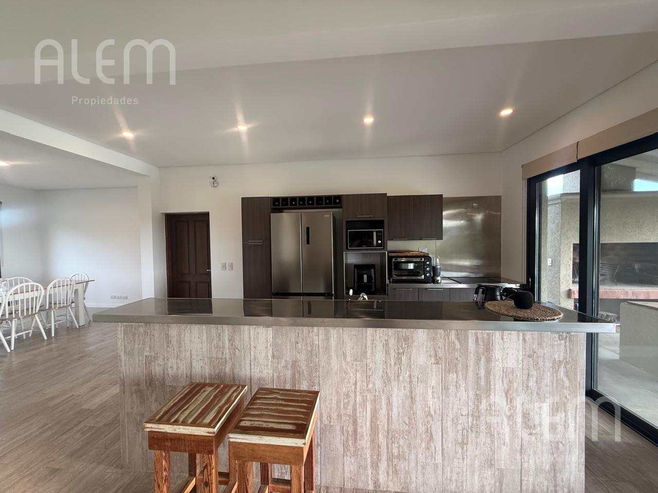 Foto de Casa de 6 ambientes en Venta en Estancia Villa Maria, Canning, imagen 3