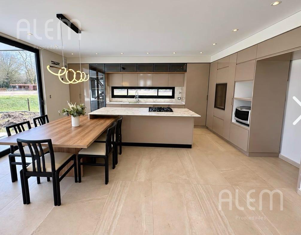 Foto de Casa en alquiler anual de 7 ambientes en La Providencia Canning, imagen 5
