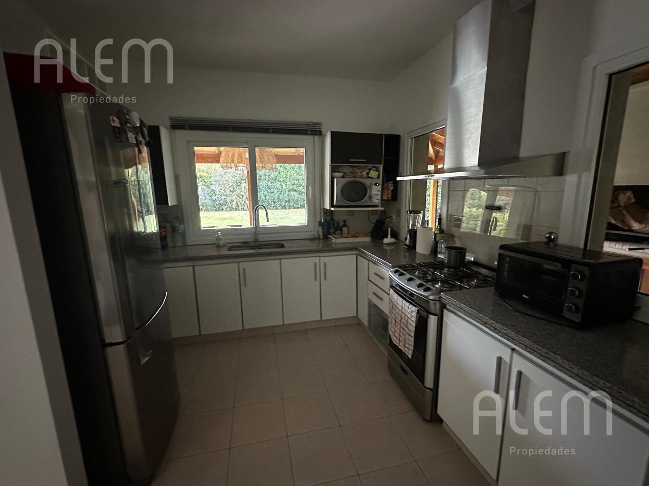 Foto de Casa de 5 amb en Venta en Lauquen Club de Campo Canning, imagen 4