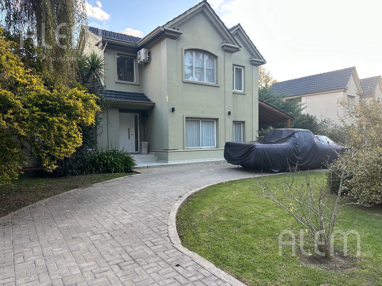 Foto de Casa de 5 amb en Venta en Lauquen Club de Campo Canning, imagen 1